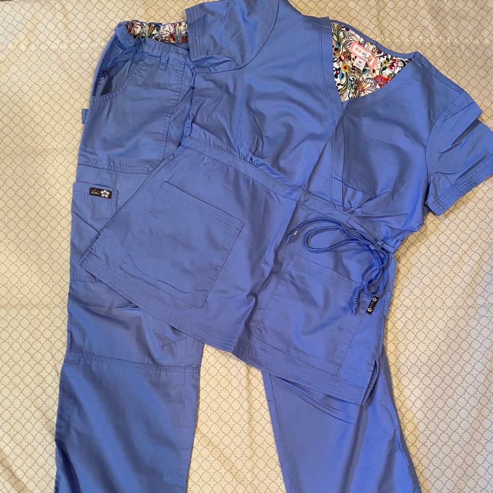 Koi scrubs